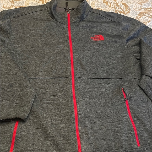 Men's XL The North Face Ridgeline Soft Shell Jacket in dark gray with red zipper - Picture 3 of 5